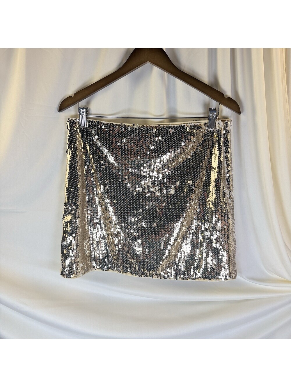 Altar'd State Skirt Large GOLD SEQUIN Mini LINED Side Zip PARTY HOLIDAY Fun